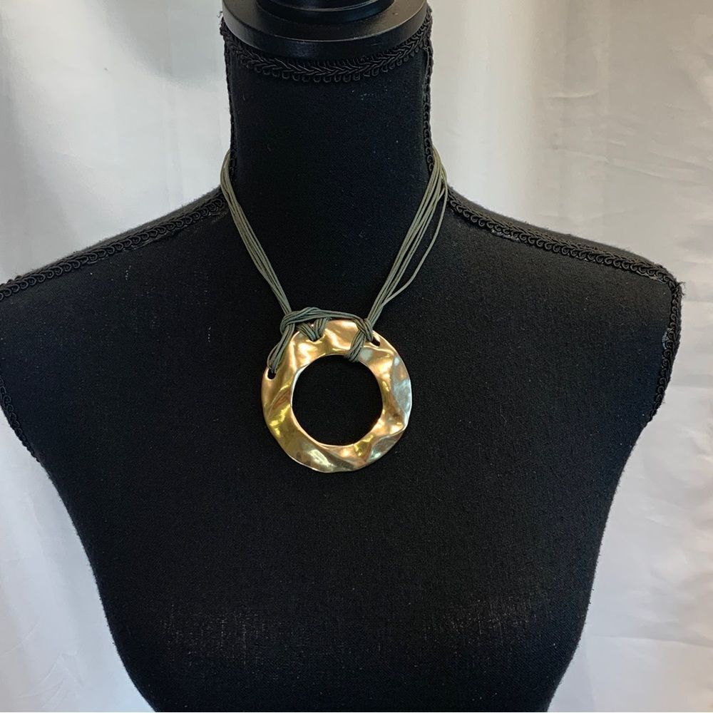 CHICO’S Green gold rhinestone necklace and bracelet set 🔥 - Picture 4 of 10
